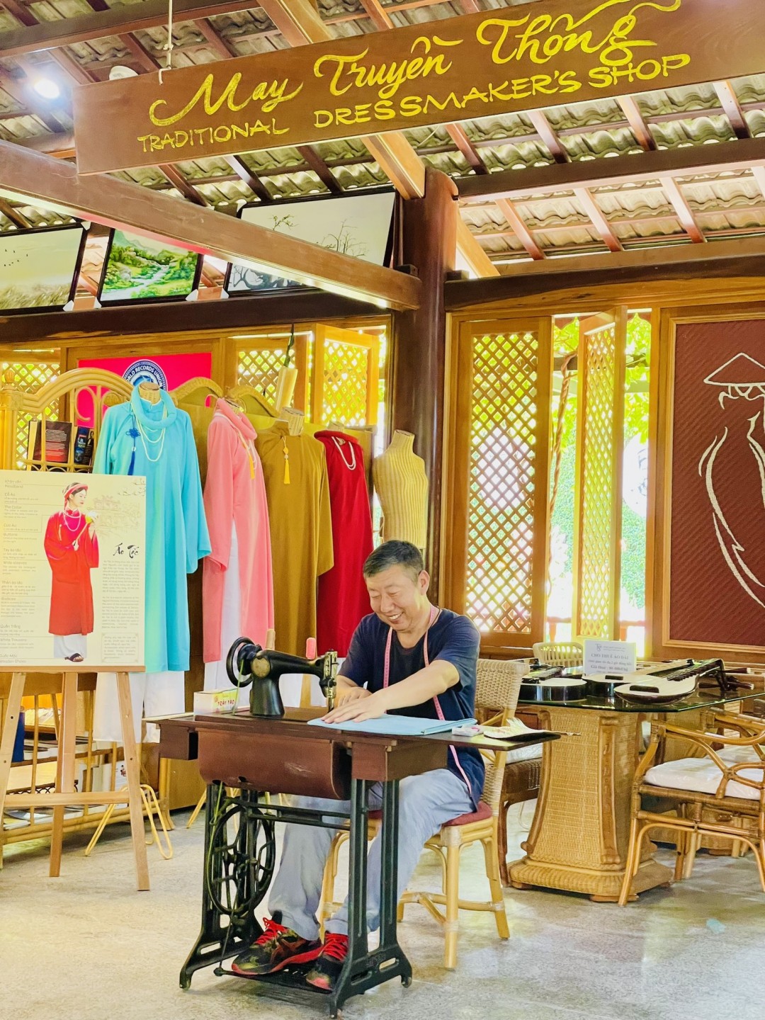 Làng nghề Trường Sơn - Điểm đến mới của khách quốc tế Làng nghề Trường Sơn - Điểm đến mới của khách quốc tế