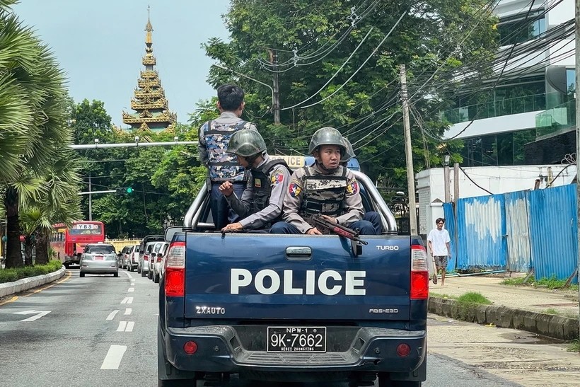 Khoảng 700 công dân Việt Nam tại Myanmar đang ở khu vực tạm thời an toàn Khoảng 700 công dân Việt Nam tại Myanmar đang ở khu vực tạm thời an toàn