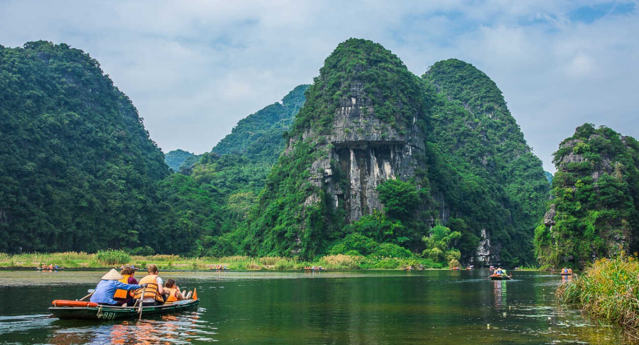 Hanoi, Hoi An's Winter Vacation Destinations Attract Tourists Hanoi, Hoi An's Winter Vacation Destinations Attract Tourists