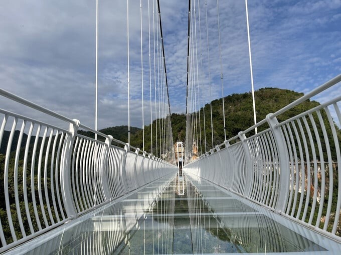 Explore World's Most Impressive Bridges Explore World's Most Impressive Bridges