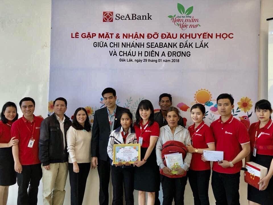 Học bổng Ươm mầm ước mơ SeABank viết tiếp giấc mơ đặt chân tới giảng đường Đại học cho 16 em học sinh nghèo Học bổng Ươm mầm ước mơ SeABank viết tiếp giấc mơ đặt chân tới giảng đường Đại học cho 16 em học sinh nghèo