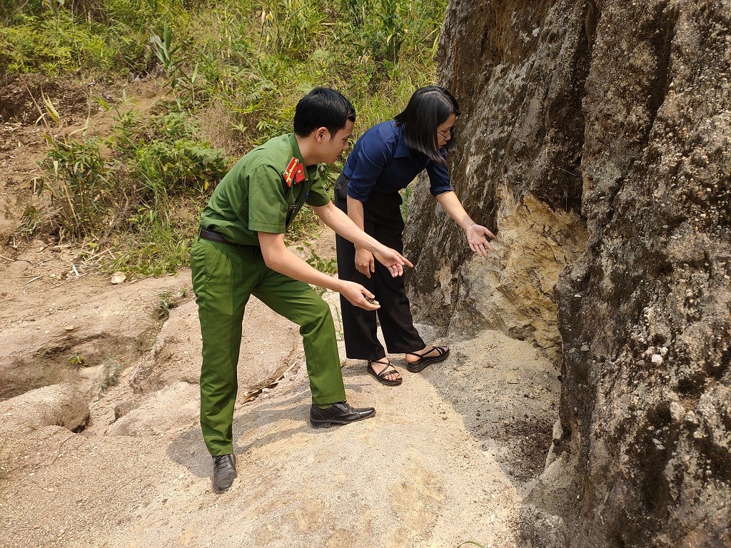 Bài 2: Tìm lối đi riêng Bài 2: Tìm lối đi riêng