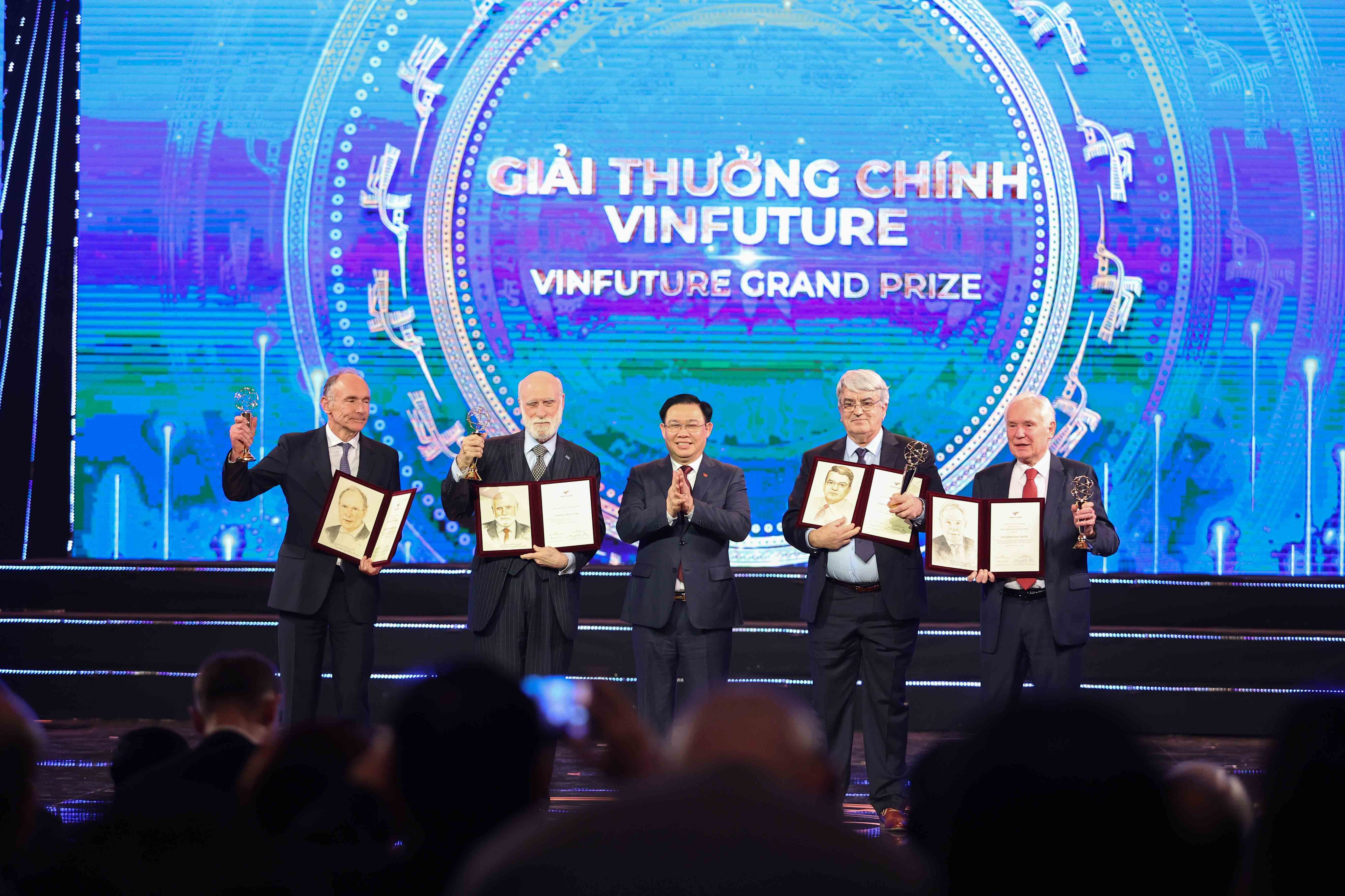 Giải thưởng VinFuture vinh danh các nhà khoa học có thành tựu đột phá, phụng sự cho cuộc sống