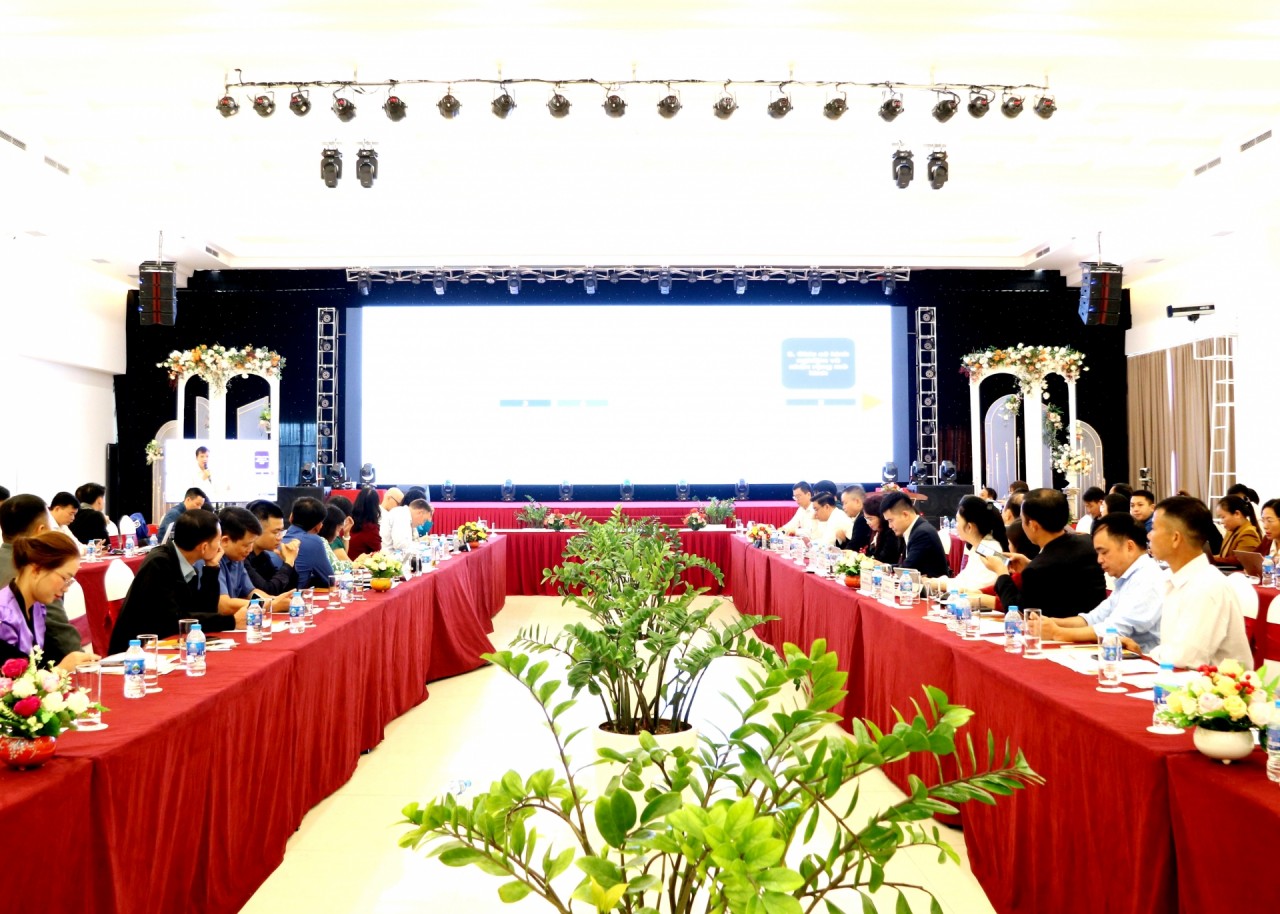 Hội thảo Khởi động giai đoạn II chương trình “Tiến về phía trước”. (Ảnh: Báo Hà Giang) Hội thảo Khởi động giai đoạn II chương trình “Tiến về phía trước”. (Ảnh: Báo Hà Giang)