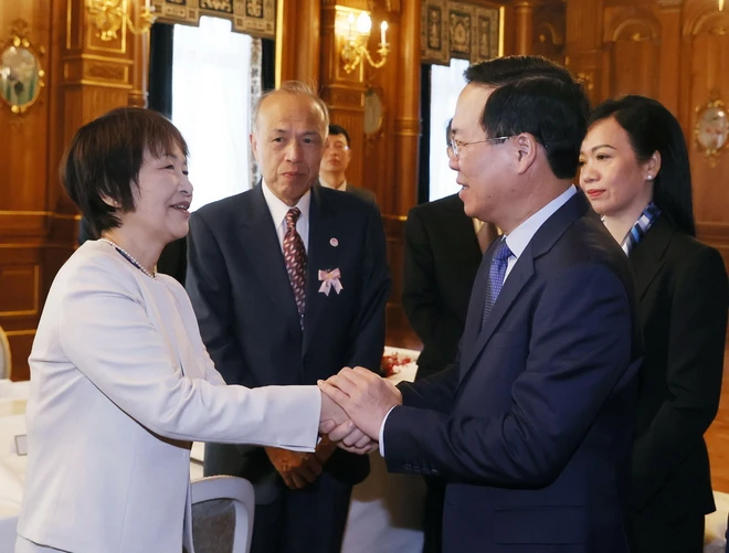Chủ tịch nước gặp gỡ các gia đình tham gia Giao lưu Thanh niên Việt-Nhật Chủ tịch nước gặp gỡ các gia đình tham gia Giao lưu Thanh niên Việt-Nhật