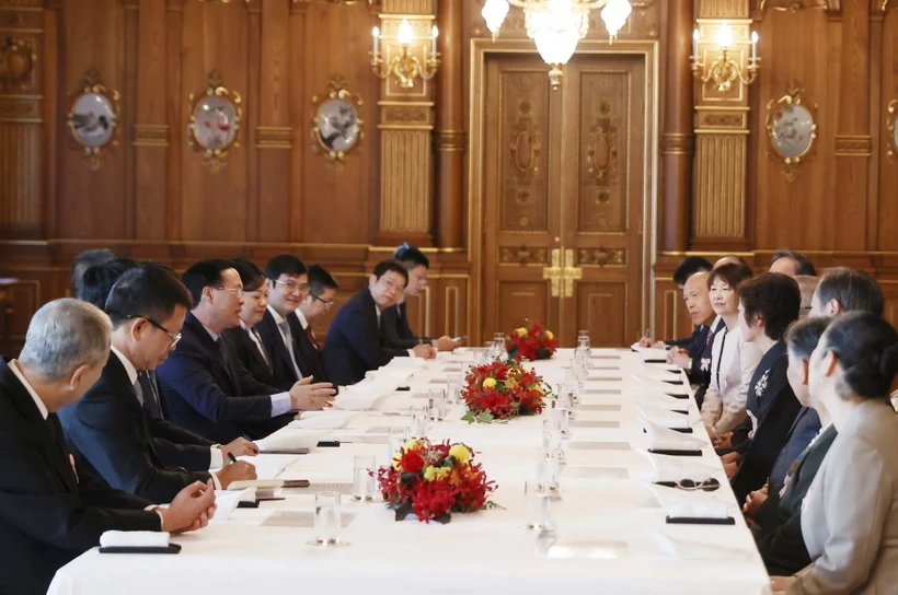 Chủ tịch nước gặp gỡ các gia đình tham gia Giao lưu Thanh niên Việt-Nhật Chủ tịch nước gặp gỡ các gia đình tham gia Giao lưu Thanh niên Việt-Nhật