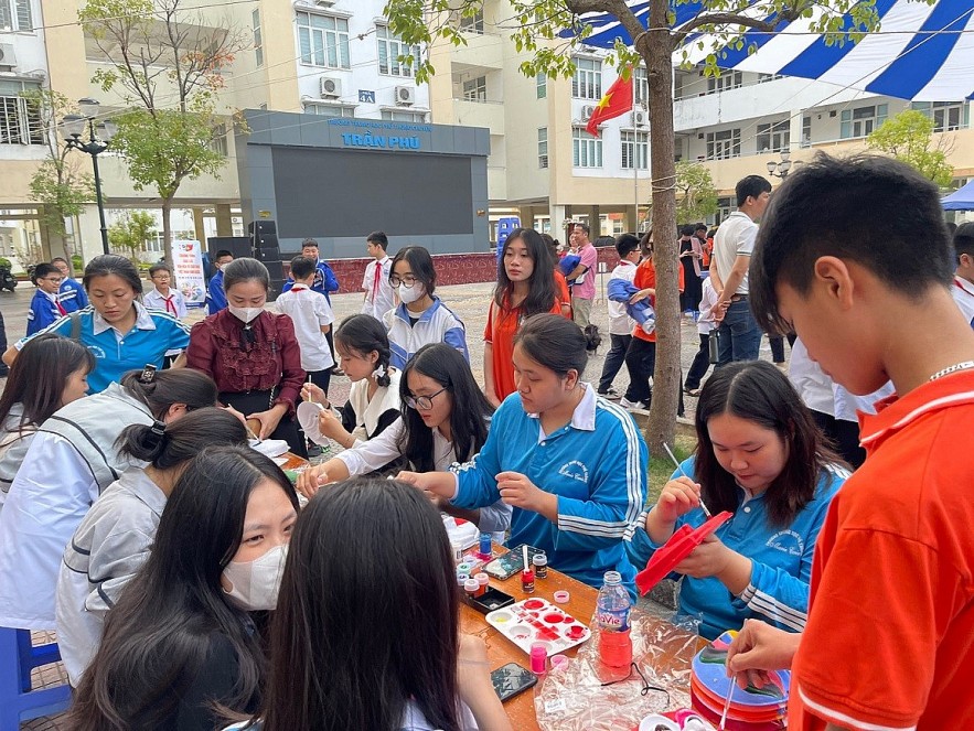 Hai Phong Students Introduced to Korean Culture Hai Phong Students Introduced to Korean Culture