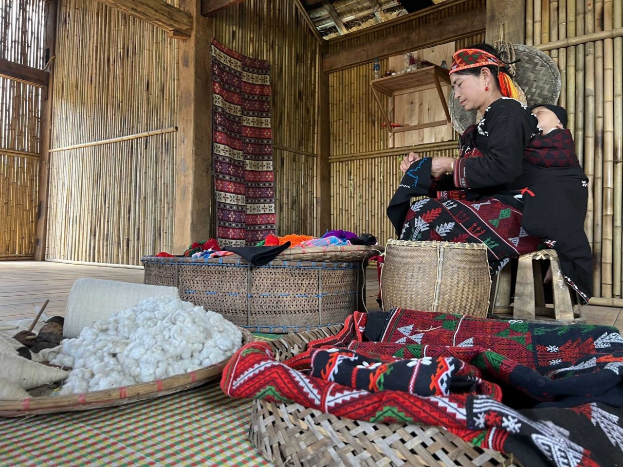 May Village Preserves The Traditional Culture Of Sapa May Village Preserves The Traditional Culture Of Sapa