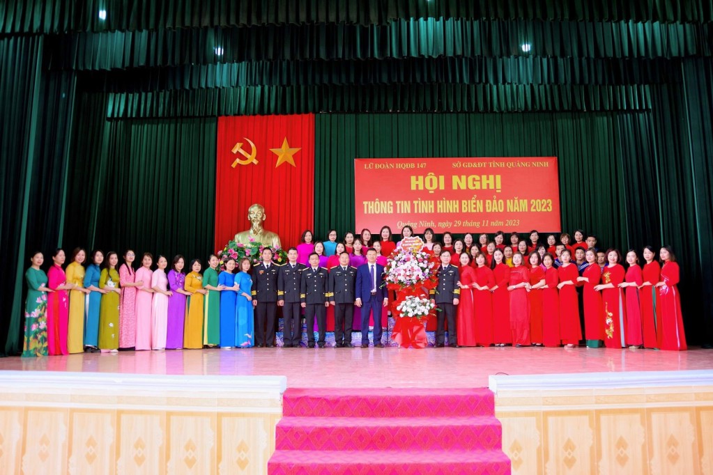 Quảng Ninh: Hơn 200 giáo viên, cán bộ quản lý cấp THCS tham gia hội nghị thông tin tình hình biển, đảo năm 2023 Quảng Ninh: Hơn 200 giáo viên, cán bộ quản lý cấp THCS tham gia hội nghị thông tin tình hình biển, đảo năm 2023