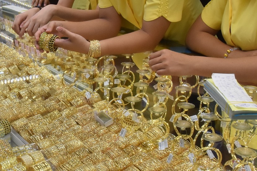 Giá vàng SJC quay đầu giảm mạnh.