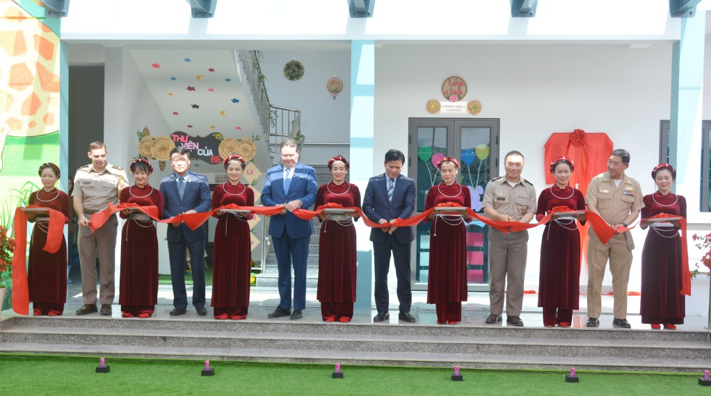 Đại sứ Mỹ khánh thành trường mầm non ở tỉnh Cao Bằng Đại sứ Mỹ khánh thành trường mầm non ở tỉnh Cao Bằng