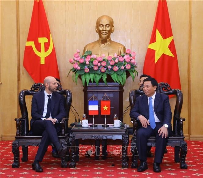 Việt Nam - Pháp thúc đẩy quá trình cải cách, chuyển đổi hành chính Việt Nam - Pháp thúc đẩy quá trình cải cách, chuyển đổi hành chính