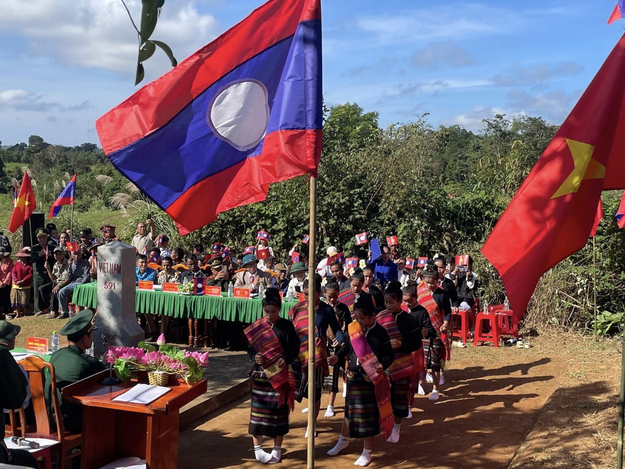 trường Tiểu học - THCS Dân tộc nội trú La Cồ (huyện Sê Pôn, tỉnh Savannakhet, Lào) trường Tiểu học - THCS Dân tộc nội trú La Cồ (huyện Sê Pôn, tỉnh Savannakhet, Lào)