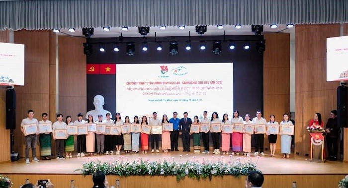 Tuyên dương 123 sinh viên, học viên Lào và Campuchia tiêu biểu TP.HCM Tuyên dương 123 sinh viên, học viên Lào và Campuchia tiêu biểu TP.HCM