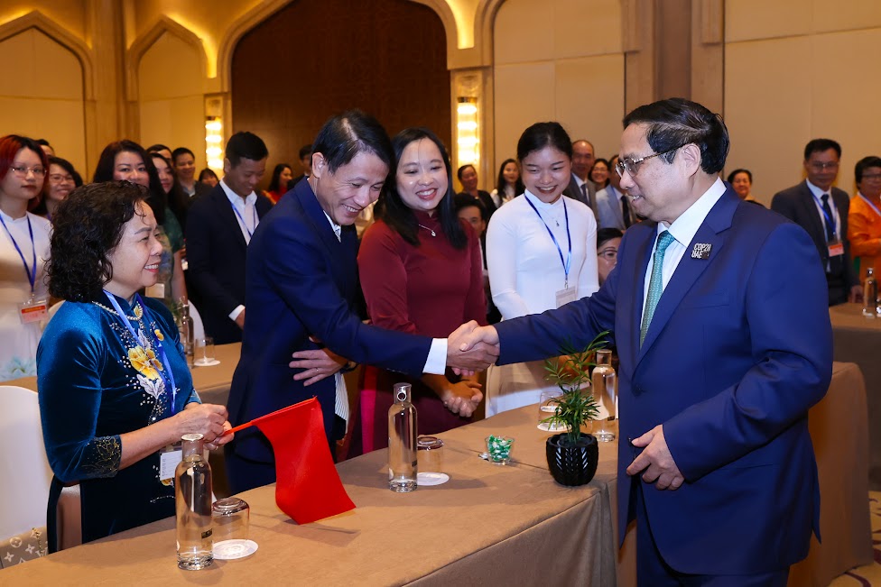 Thủ tướng Phạm Minh Chính: Mong cộng đồng kiều bào tại UAE ngày càng lớn mạnh- Ảnh 1. Thủ tướng Phạm Minh Chính: Mong cộng đồng kiều bào tại UAE ngày càng lớn mạnh- Ảnh 1.
