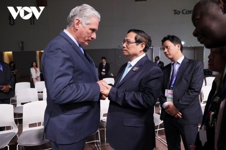 Vietnamese Prime Minister Pham Minh Chinh meets Cuban President Miguel Diaz-Canel in Dubai on December 2. Vietnamese Prime Minister Pham Minh Chinh meets Cuban President Miguel Diaz-Canel in Dubai on December 2.