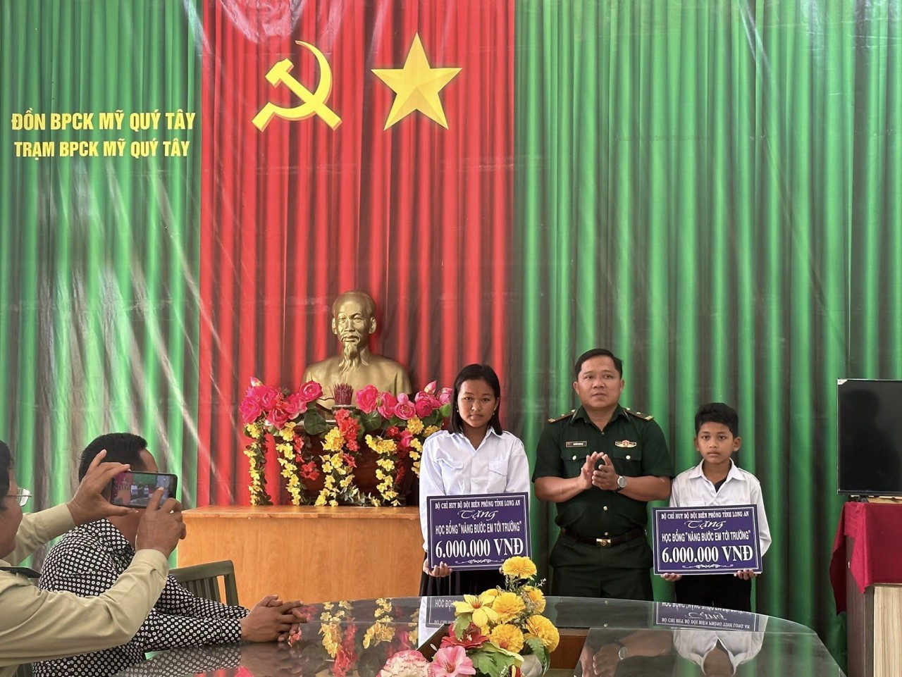 Quan tâm, chăm lo, tạo sinh kế cho người dân nghèo Campuchia Quan tâm, chăm lo, tạo sinh kế cho người dân nghèo Campuchia