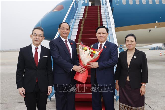Chủ tịch Quốc hội Vương Đình Huệ lên đường dự Hội nghị cấp cao Quốc hội 3 nước Campuchia - Lào - Việt Nam Chú thích ảnh