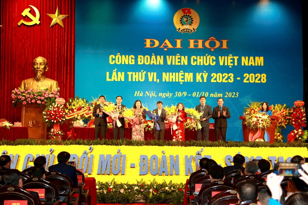 300 đại biểu dự Đại hội Công đoàn Viên chức Việt Nam lần thứ VI 300 đại biểu dự Đại hội Công đoàn Viên chức Việt Nam lần thứ VI