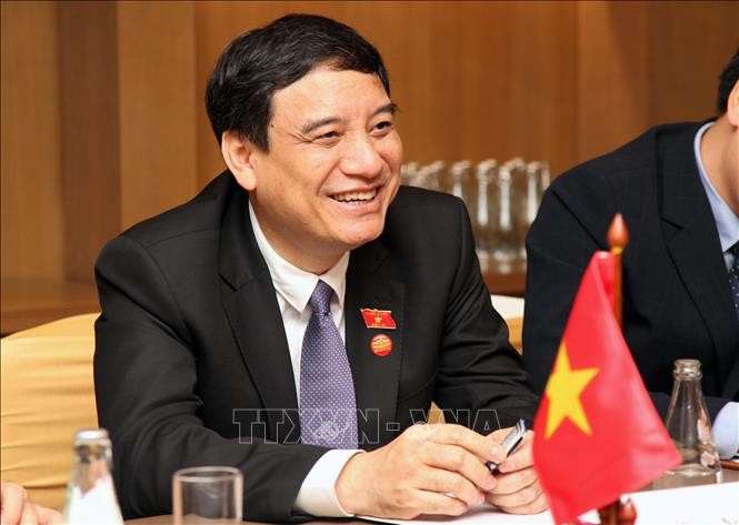 Ông Nguyễn Đắc Vinh, Chủ nhiệm Ủy ban Văn hóa, Giáo dục của Quốc hội Việt Nam phát biểu. Ảnh: Đỗ Bá Thành/PV TTXVN tại Lào Ông Nguyễn Đắc Vinh, Chủ nhiệm Ủy ban Văn hóa, Giáo dục của Quốc hội Việt Nam phát biểu. Ảnh: Đỗ Bá Thành/PV TTXVN tại Lào