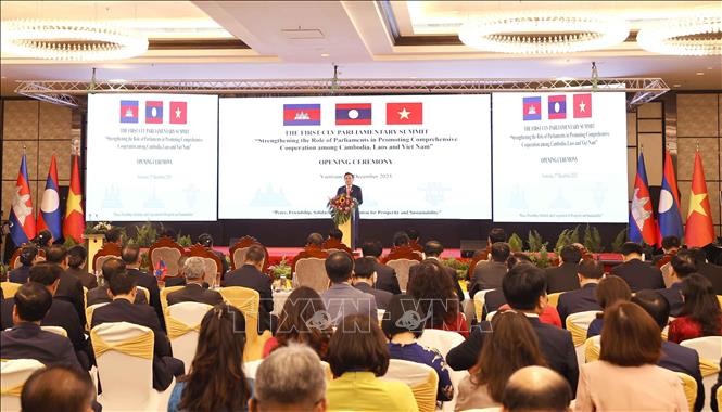 Khai mạc Hội nghị cấp cao Quốc hội ba nước Campuchia - Lào - Việt Nam Khai mạc Hội nghị cấp cao Quốc hội ba nước Campuchia - Lào - Việt Nam