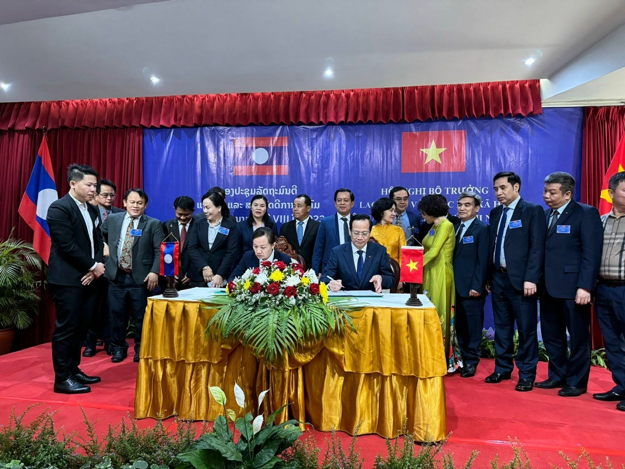 Bộ trưởng Bay Kham Khat Thi Nha và Bộ trưởng Đào Ngọc Dung ký kết hợp tác giữa hai Bộ giai đoạn 2023-2025. Bộ trưởng Bay Kham Khat Thi Nha và Bộ trưởng Đào Ngọc Dung ký kết hợp tác giữa hai Bộ giai đoạn 2023-2025.