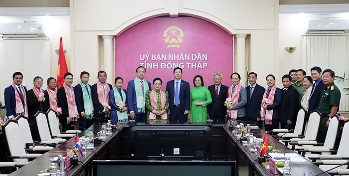Giao lưu văn hóa Việt Nam - Campuchia tại Đồng Tháp Giao lưu văn hóa Việt Nam - Campuchia tại Đồng Tháp