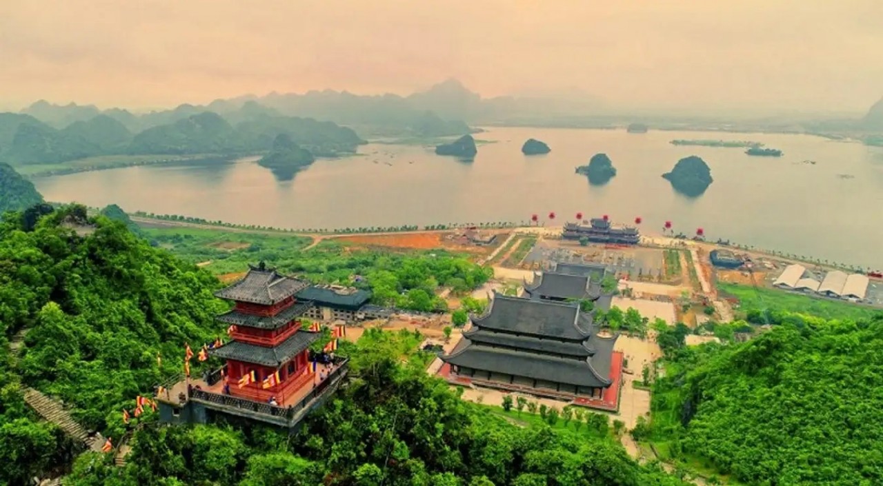 Ha Nam Crowded World's Leading Regional Cultural Destination 2023 Ha Nam Crowded World's Leading Regional Cultural Destination 2023