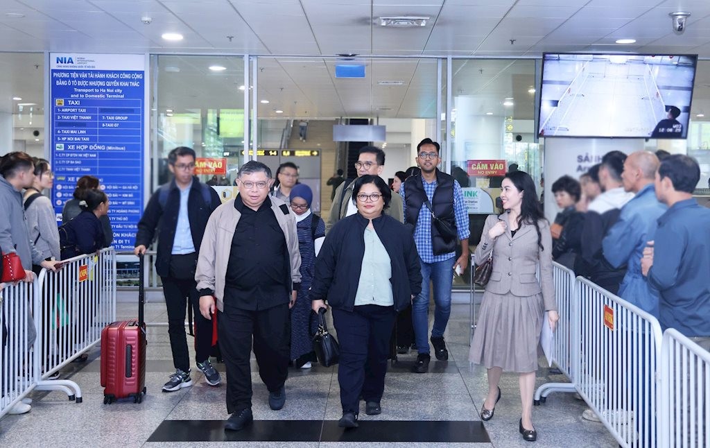 Đoàn đại biểu Cơ quan Tổng Chưởng lý Indonesia có 07 thành viên do Viện trưởng Viện công tố tỉnh Bali Narendra Jatna làm Trưởng đoàn tham dự Hội nghị. (Ảnh: Tạp chí Kiểm sát)