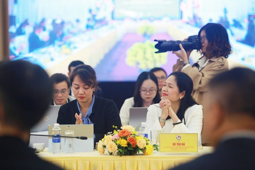 ASEAN Journalists Discussed Experience to Manage Digital Newsrooms ASEAN Journalists Discussed Experience to Manage Digital Newsrooms