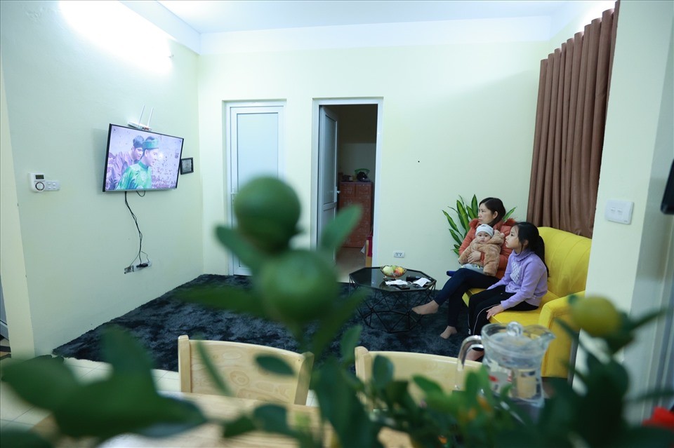 Một gia đình công nhân ở trong Khu Thiết chế Công đoàn tại tỉnh Hà Nam (Ảnh: H.N) Một gia đình công nhân ở trong Khu Thiết chế Công đoàn tại tỉnh Hà Nam (Ảnh: H.N)