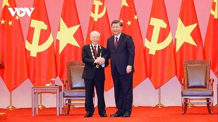 Party General Secretary and President of China Xi Jinping presents the Friendship Medal to Party General Secretary Nguyen Phu Trong in October 2022. Party General Secretary and President of China Xi Jinping presents the Friendship Medal to Party General Secretary Nguyen Phu Trong in October 2022.