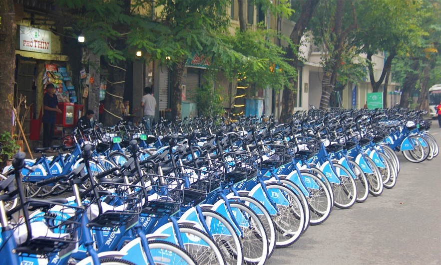 Over 100 Foreign Diplomats Join Hanoi Friendship Cycling to Promote Green Practices Over 100 Foreign Diplomats Join Hanoi Friendship Cycling to Promote Green Practices