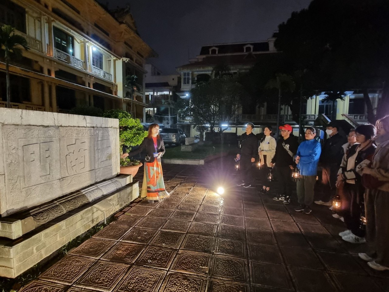 Thang Long - Hanoi Night Cycling Tour Ongoing Thang Long - Hanoi Night Cycling Tour Ongoing