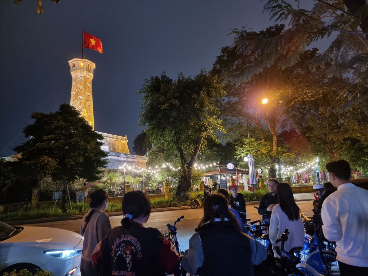 Thang Long - Hanoi Night Cycling Tour Ongoing Thang Long - Hanoi Night Cycling Tour Ongoing