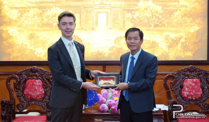 EU tiếp tục hỗ trợ tỉnh Thừa Thiên Huế về đổi mới sáng tạo, đào tạo nhân lực và du lịch EU tiếp tục hỗ trợ tỉnh Thừa Thiên Huế về đổi mới sáng tạo, đào tạo nhân lực và du lịch