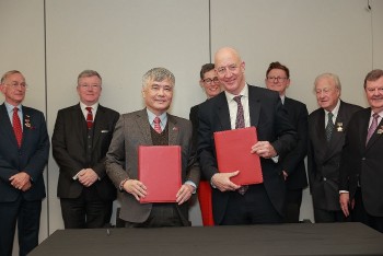 Vietnam-UK Friendship Association's Visit to UK Promote People-to-people Exchanges