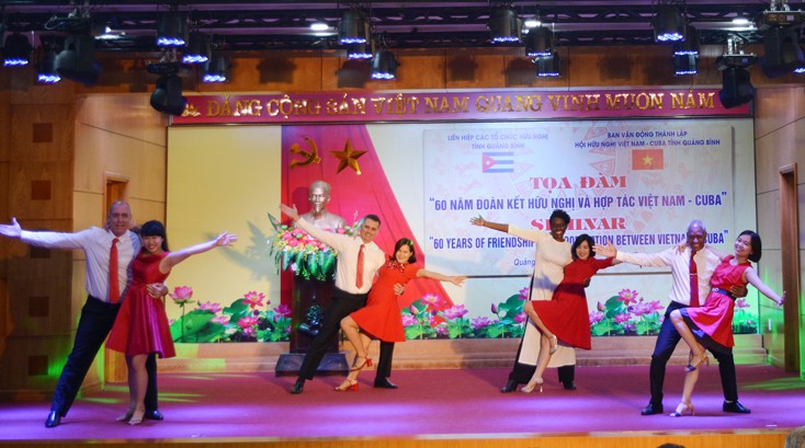 Nỗ lực gắn kết nhân dân Quảng Bình với nhân dân thế giới