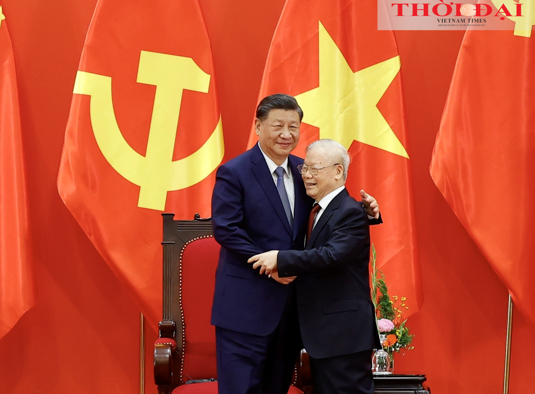 Tổng Bí thư, Chủ tịch nước Tập Cận Bình bày tỏ vui mừng được trở lại thăm Việt Nam sau 6 năm, xúc động được gặp gỡ và giao lưu với các nhân sĩ hữu nghị và thanh niên hai nước. Tổng Bí thư, Chủ tịch nước Tập Cận Bình bày tỏ vui mừng được trở lại thăm Việt Nam sau 6 năm, xúc động được gặp gỡ và giao lưu với các nhân sĩ hữu nghị và thanh niên hai nước.