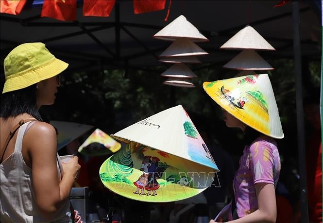 Non La Make An Impression On South African People Vietnamese Non La Makes An Impression On South African People