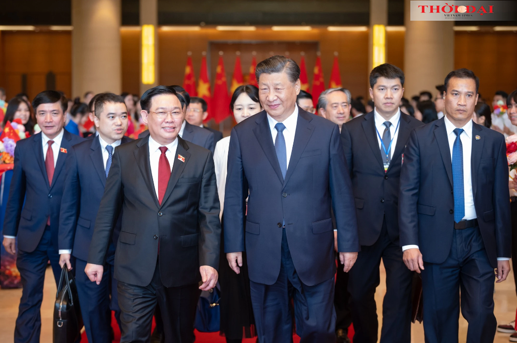 Chủ tịch Quốc hội Vương Đình Huệ hội kiến Tổng Bí thư, Chủ tịch nước Trung Quốc Tập Cận Bình. (Ảnh: Gia Hân) Chủ tịch Quốc hội Vương Đình Huệ hội kiến Tổng Bí thư, Chủ tịch nước Trung Quốc Tập Cận Bình. (Ảnh: Gia Hân)