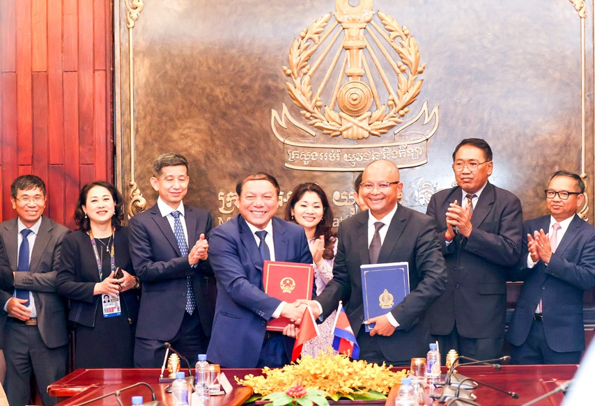 Lãnh đạo 2 bộ ký kết Thỏa thuận hợp tác thể dục, thể thao Lãnh đạo 2 bộ ký kết Thỏa thuận hợp tác thể dục, thể thao