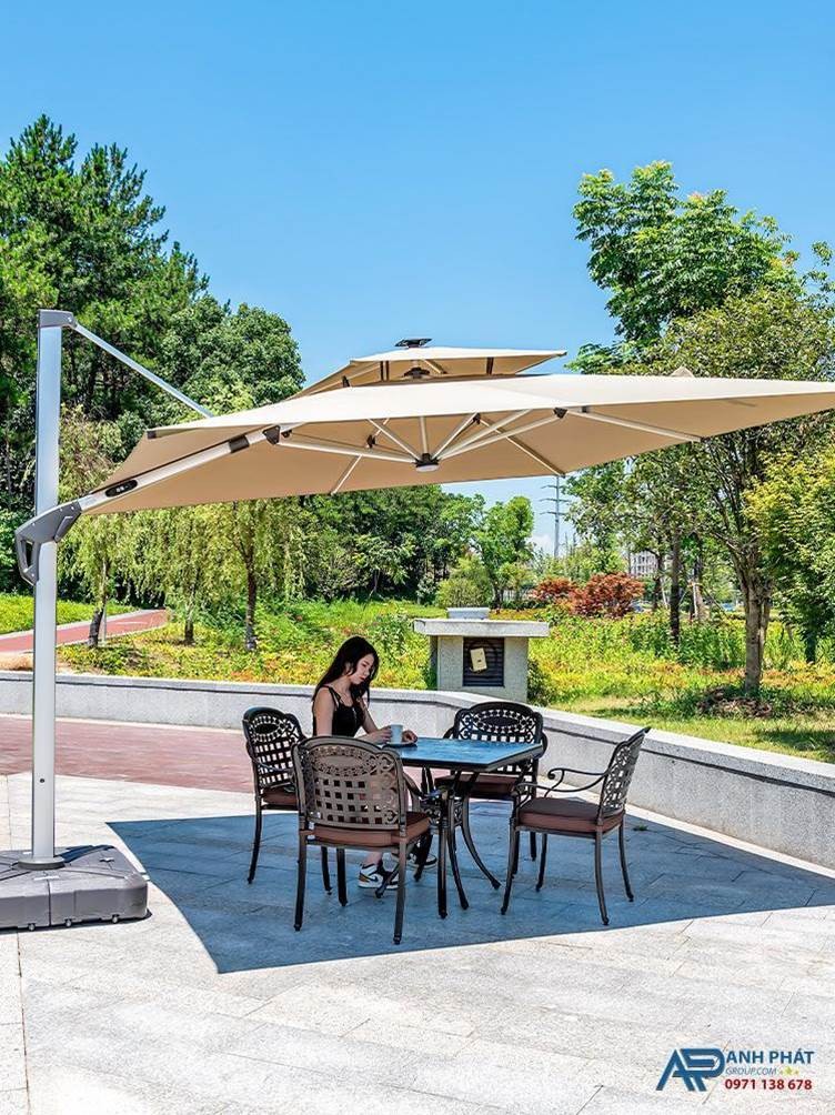 Dù che nắng giúp chống tia UV, bảo vệ làn da của người dùng. Dù che nắng giúp chống tia UV, bảo vệ làn da của người dùng.