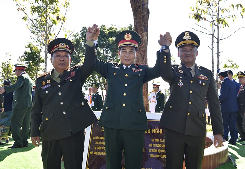 Xung lực mới thúc đẩy hợp tác quân đội Việt Nam - Lào - Campuchia Xung lực mới thúc đẩy hợp tác quân đội Việt Nam - Lào - Campuchia