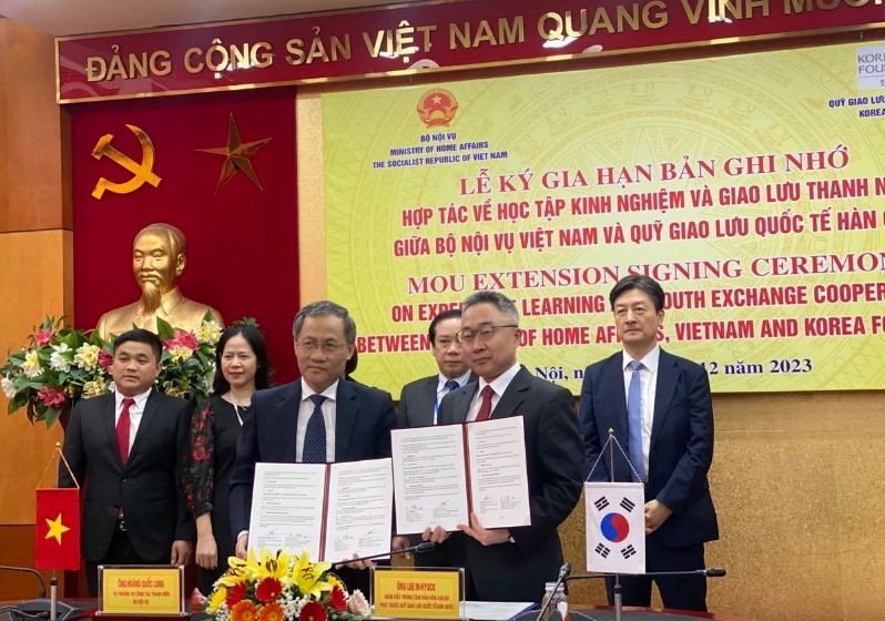 Vietnam, RoK Sign MoU Extension on Youth Exchange Cooperation Vietnam, RoK Sign MoU Extension on Youth Exchange Cooperation