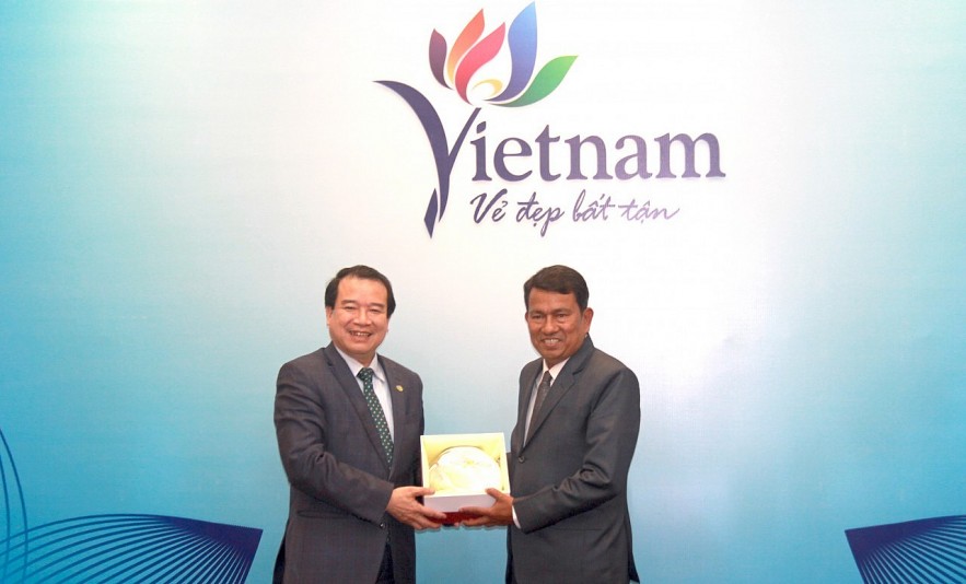 Vietnam And Nepal Coordinate to Organize People-to-people Exchange Activities Vietnam And Nepal Coordinate to Organize People-to-people Exchange Activities