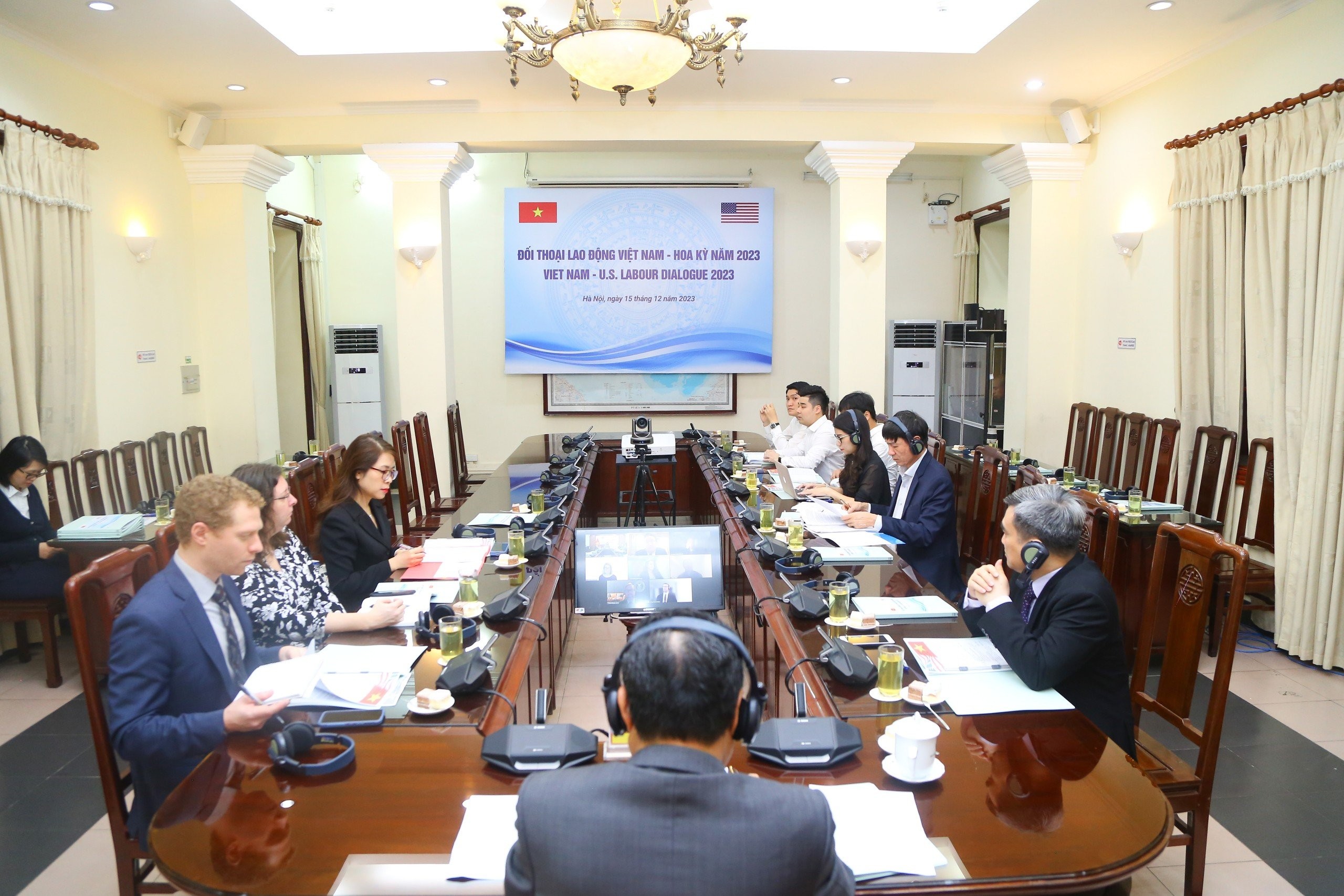 Đối thoại lao động Việt Nam - Hoa Kỳ năm 2023 được tổ chức dưới hành thức trực tuyến. (Ảnh: Molisa.gov.vn) Đối thoại lao động Việt Nam - Hoa Kỳ năm 2023 được tổ chức dưới hành thức trực tuyến. (Ảnh: Molisa.gov.vn)