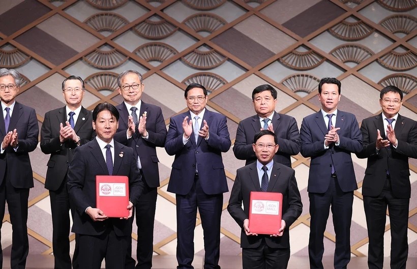 Thủ tướng kêu gọi các doanh nghiệp Nhật Bản tiếp tục đến đầu tư tại Việt Nam Thủ tướng kêu gọi các doanh nghiệp Nhật Bản tiếp tục đến đầu tư tại Việt Nam