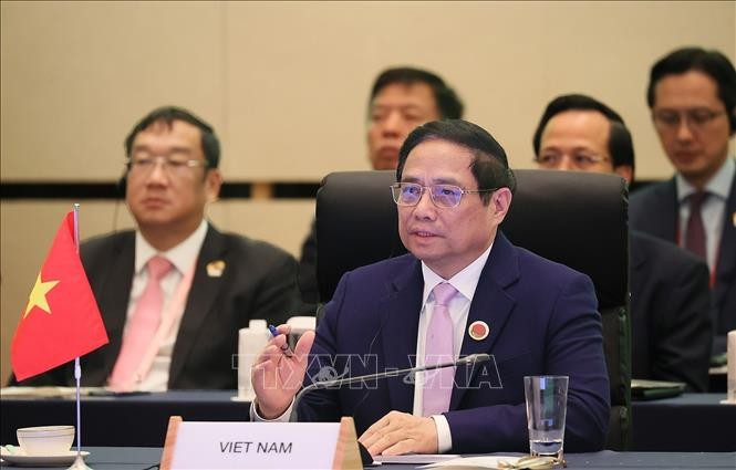 ASEAN và Nhật Bản thông qua Tuyên bố Tầm nhìn về Quan hệ hữu nghị và hợp tác ASEAN-Nhật Bản: Đối tác tin cậy ASEAN và Nhật Bản thông qua Tuyên bố Tầm nhìn về Quan hệ hữu nghị và hợp tác ASEAN-Nhật Bản: Đối tác tin cậy