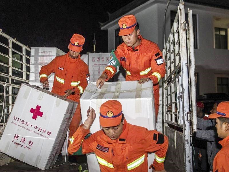 Trung Quốc gấp rút triển khai công tác cứu hộ sau động đất 2 Trung Quốc gấp rút triển khai công tác cứu hộ sau động đất 2